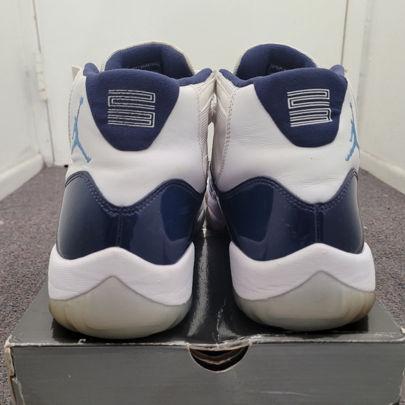 **SOLD** Air Jordan XI "Win Like 82" - Picture 4 of 9